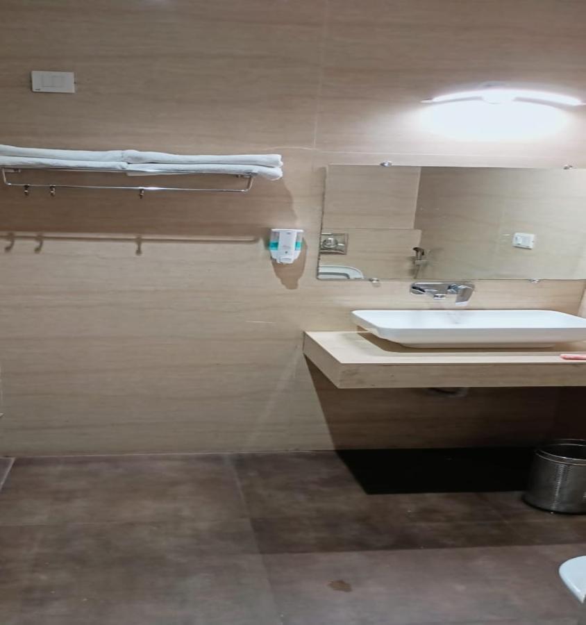 Motel Lavanya Hotel- Near Alipur, Delhi 3*
