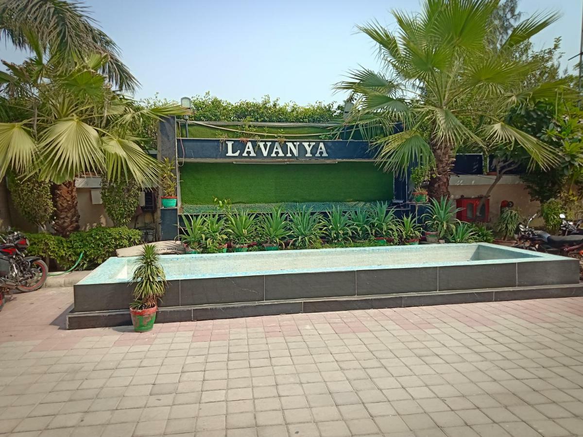 Lavanya Hotel- Near Alipur, Delhi 3*